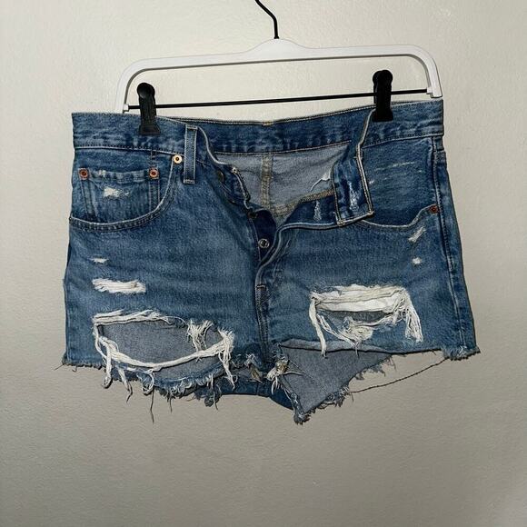 Levi light wash 501 shorts sz 30 - Picture 1 of 5